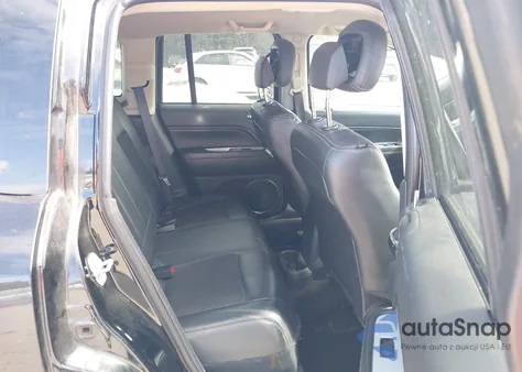 2016 Jeep Compass Latitude z USA, uszkodzony, nr VIN 1C4NJDEBXGD759116